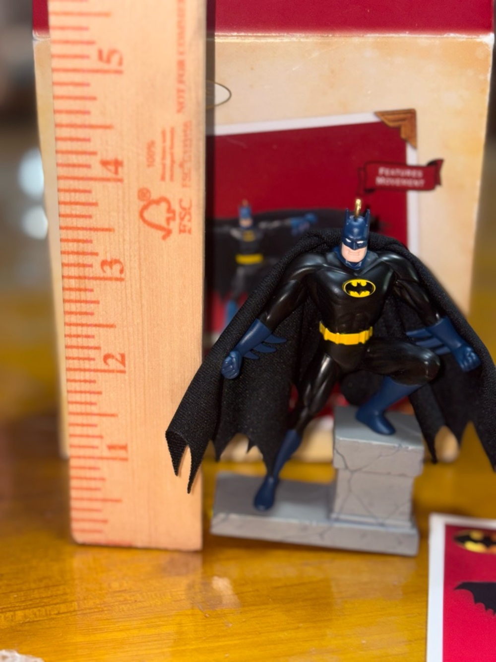 2004 Hallmark Keepsake "The Caped Crusader" Batman ornament - Picture 8 of 8